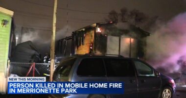 Man dies in Merrionette Park Oak Lane mobile home fire on Homan Avenue, neighbors and officials say