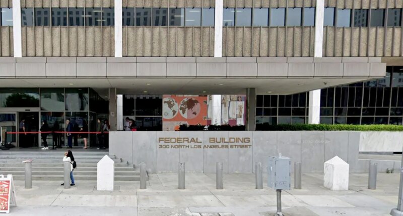 Man in custody for allegedly throwing Molotov cocktails into LA federal building, docs show