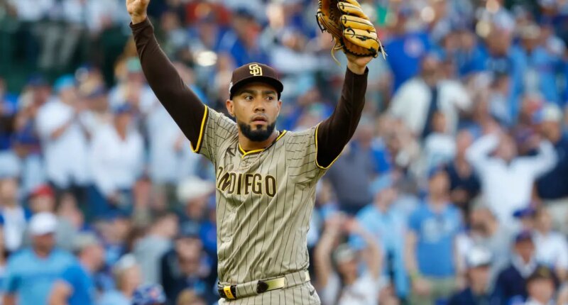 Mets dealt another MLB free agency blow as Robert Suarez joins Braves