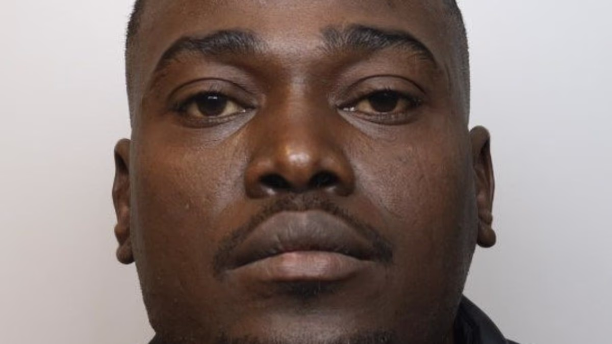 Moment hero bus passengers save teenage girl, 17, from being kidnapped