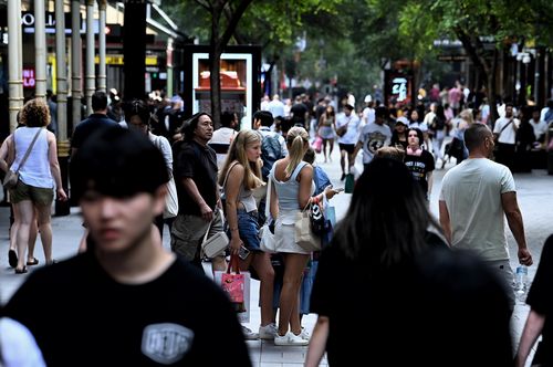 Shoppers in Pitt Street Mall for the Boxing Day sales. Population, economy, demographics, people, Australia, generic
