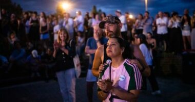 New poll shows Aussies support tough changes after Bondi Beach attack