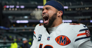 Packers-Bears game today: Chicago Bears face Green Bay Packers at Lambeau Field with NFC North lead in the balance