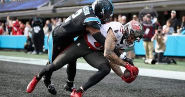 Panthers win over Bucs, putting them atop the NFC South