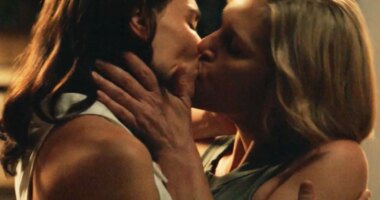 'Pluribus' Episode 8's big kiss has Stursia fans absolutely buzzing: "I have no words"