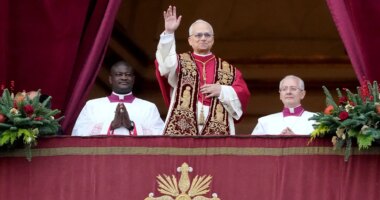 Pope Leo XIV delivers first Christmas message calling for end to violence in Middle East, Russia-Ukraine war