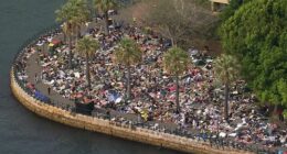 Revellers defy terror fears to flock to Sydney NYE celebrations