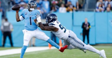 Rookie QBs meet as Titans visit Browns