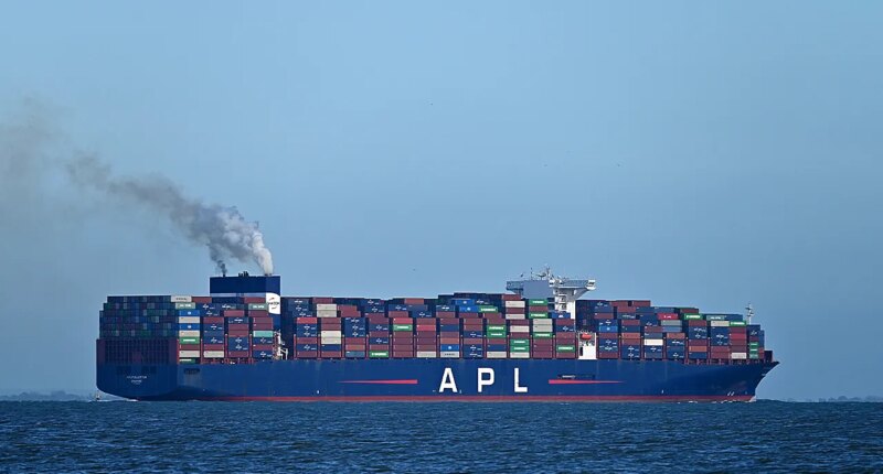 Russian spies infiltrate UK on cargo ships to scout military sites, find weaknesses