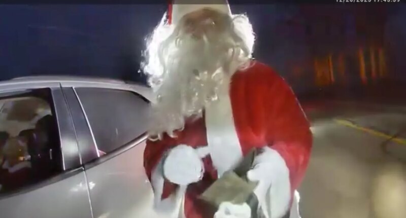 Santa with CCW gets pulled over, tells Ohio deputy 'you got to protect yourself' during festive traffic stop
