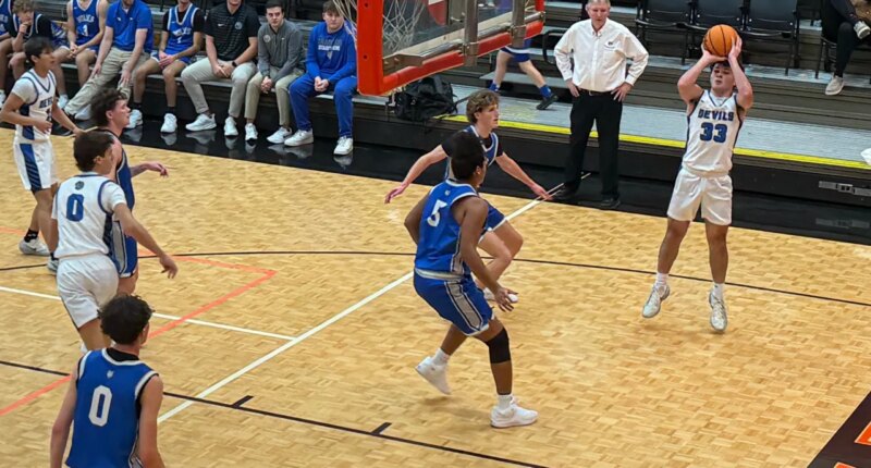 Saturday Night Roundup: High School Holiday Basketball Tournaments