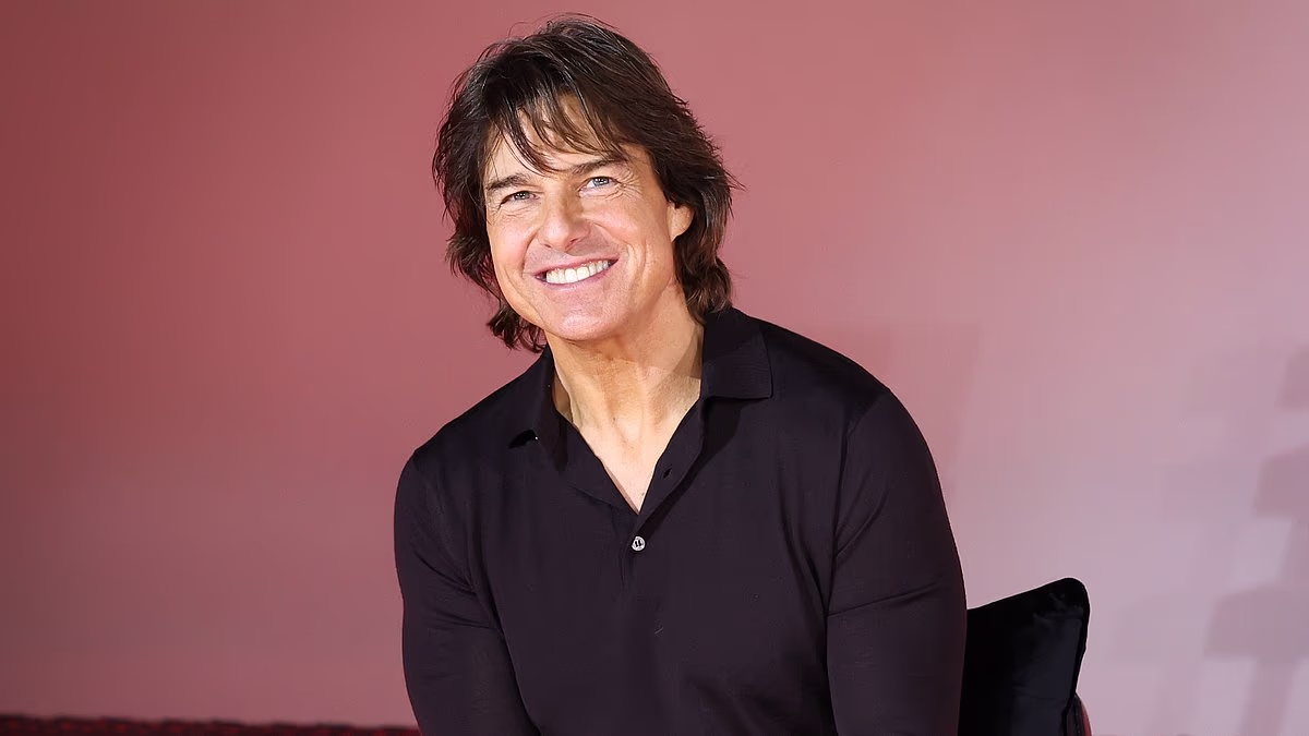 Secrets of Tom Cruise's exclusive Christmas cake list