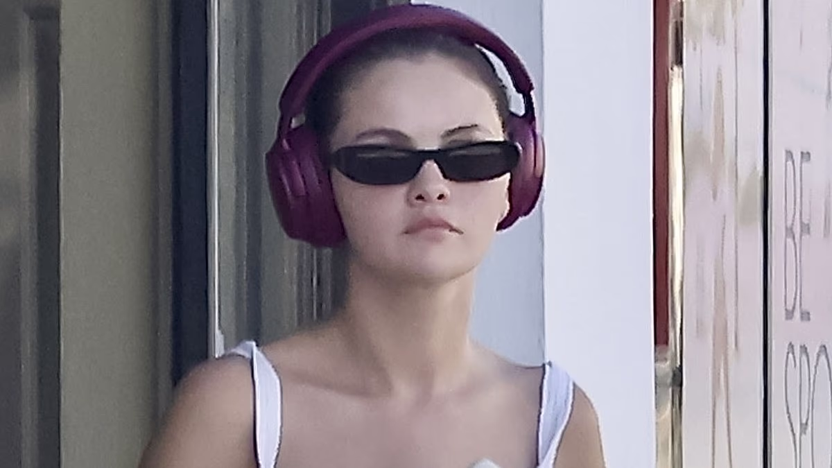 Selena Gomez steps out after first Christmas with Benny Blanco