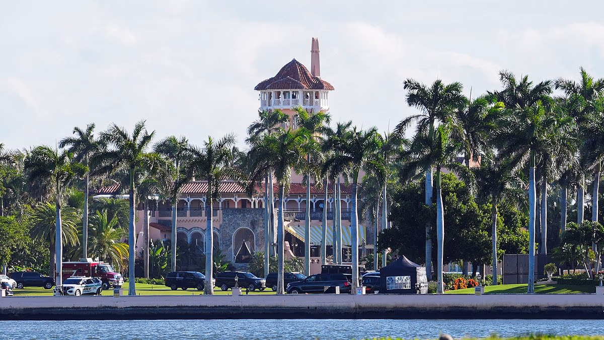 Shocking Deep State emails show FBI red-flagging weak evidence before Trump's Mar-a-Lago raid