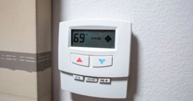 Should you turn your heat on and off during winter? Tips to save money on heating bills