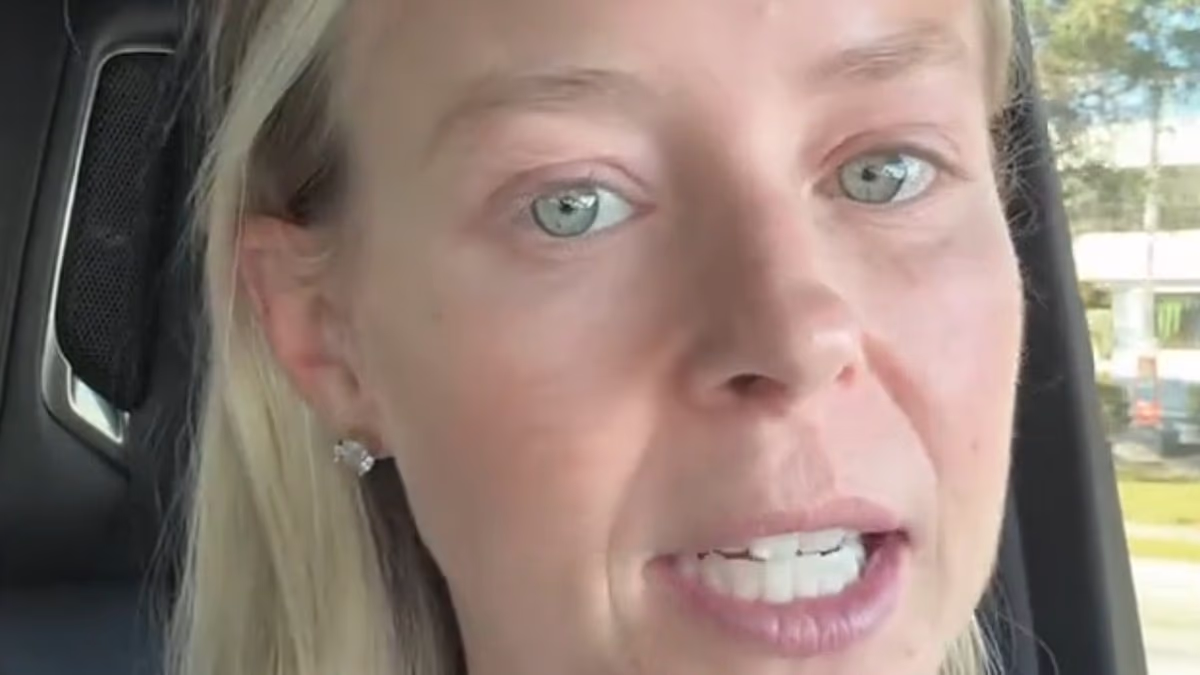 Stay-at-home mom issues PSA after husband suddenly filed for divorce