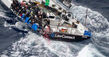 Sydney to Hobart crews pay tribute to Bondi victims by scattering rose petals