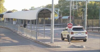 Teen trio arrested after 12-year-old girl stabbed in Adelaide