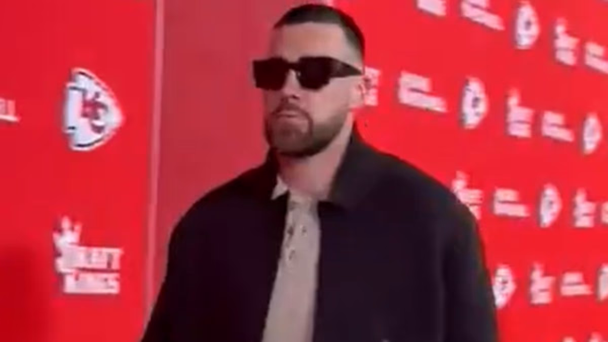 Travis Kelce keeps it casual in black outfit as he arrives for must-win Chiefs game against the Texans