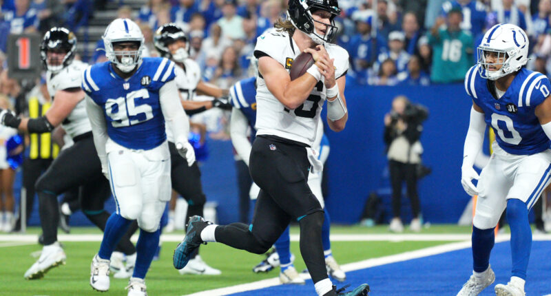 Trevor Lawrence runs for 2 scores as Jaguars close in on AFC South title with 23-17 win over Colts