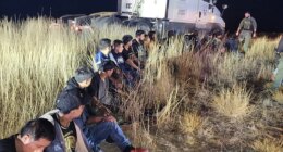 Video shows 23 illegal immigrants found hidden in truck cab during tense traffic stop: police