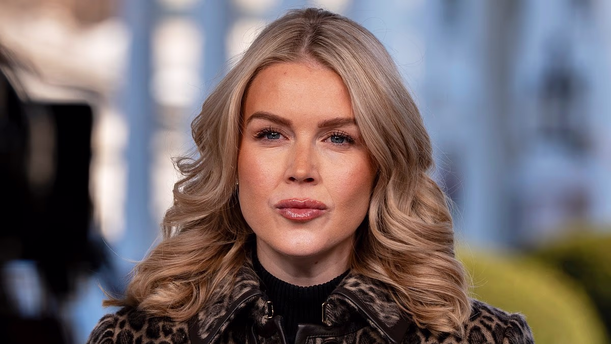 What I've spotted in the photo of Karoline Leavitt's 'injection sites'