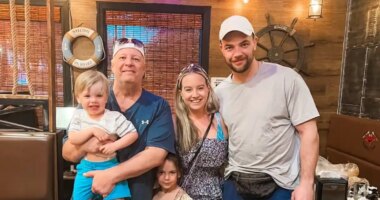 ‘90 Day Fiance' Star Elizabeth Provides Update After Father's Death