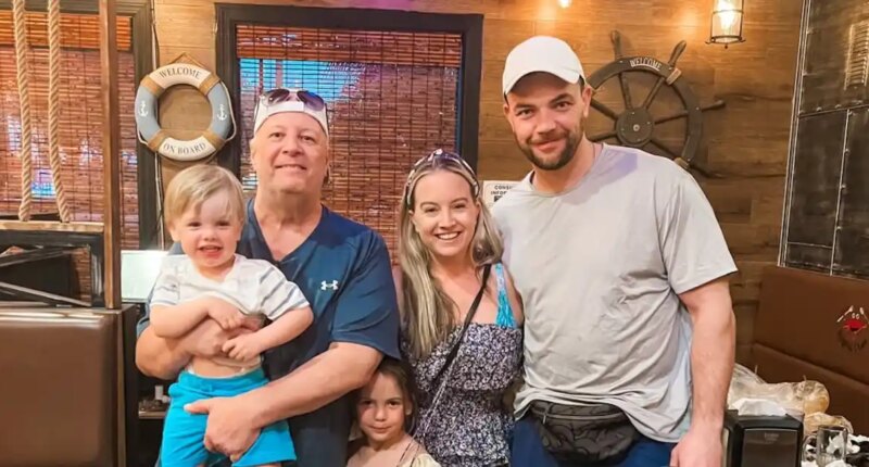 ‘90 Day Fiance' Star Elizabeth Provides Update After Father's Death