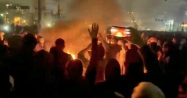 'Leave now': Government warning to Aussies as Iran death toll rises