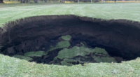 'Serious questions' over Melbourne sinkhole, tunnelling expert says