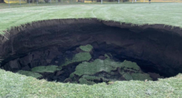 'Serious questions' over Melbourne sinkhole, tunnelling expert says