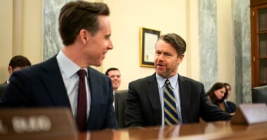 2 Republicans flip, defeating war powers resolution after intense Trump pressure