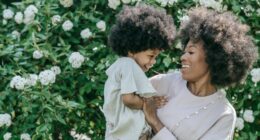 4 PARENTING RULES EXPERTS SAY SHOULD ALWAYS BE NON-NEGOTIABLE