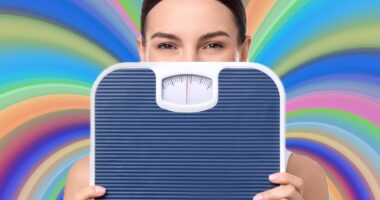 7 Best Brand-Name Snacks for a Flatter Belly This New Year