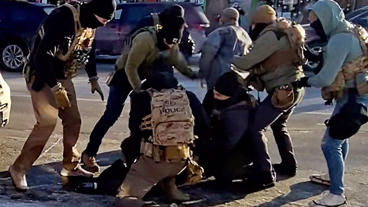 Analysis of Alex Pretti's final seconds exposes 'John Wayne gun' issue