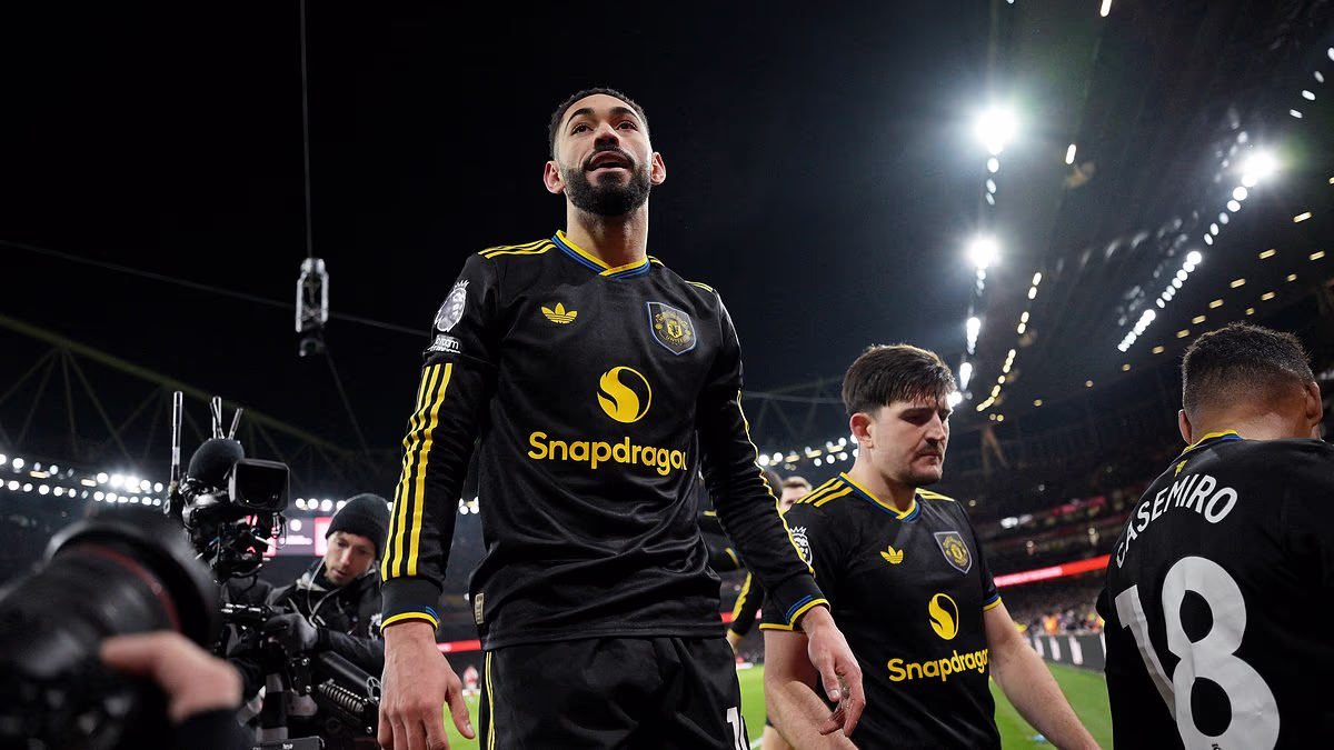 Arsenal 2-3 Man United - Premier League LIVE: All the reaction as Roy Keane STILL questions Michael Carrick and Patrick Vieira calls out TWO stars who 'didn't produce' for the Gunners