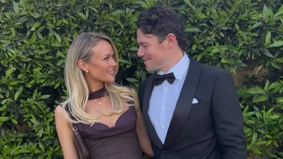 Aussie rules football star splits from wife over sex with her friend