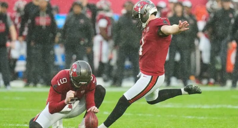 Baker Mayfield and the Buccaneers beat the Panthers 16-14, stay alive in chase for NFC South title