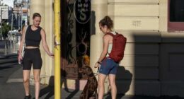 Morning foot traffic in Collingwood on an extreme hot day. 7 January 2026. Photo: Eddie Jim.