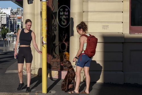 Morning foot traffic in Collingwood on an extreme hot day. 7 January 2026. Photo: Eddie Jim.