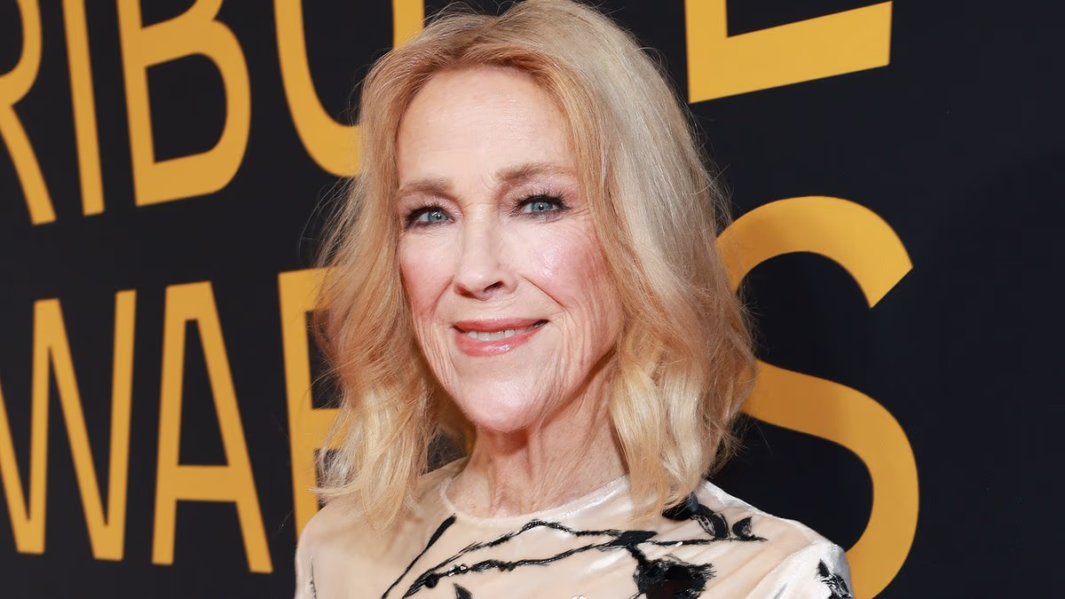 Catherine O'Hara 'struggling to breathe' prior to shock death at 71