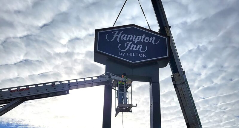 Crane removes Hampton Inn by Hilton sign from Minnesota hotel that allegedly denied service to DHS, ICE agents