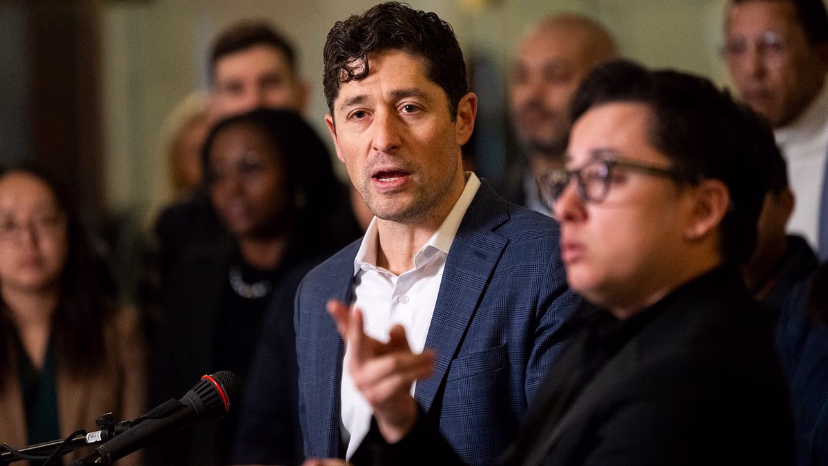 Defiant Minneapolis mayor dismisses new ICE shooting video