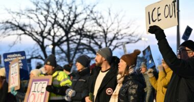 FBI cuts Minnesota officials' access to investigation of fatal shooting by an ICE agent