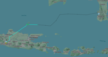 The intended flight path for PK-THT.