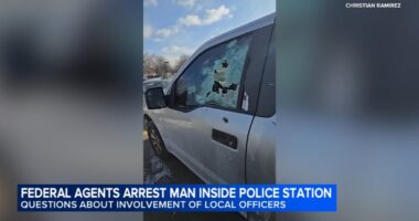 Federal agents arrest man in Bolingbrook Police Department lobby after he tried to report encounter with them: officials