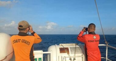 Ferry carrying hundreds capsizes in the Philippines