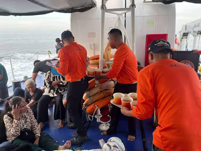 Ferry with more than 350 people sinks in the southern Philippines leaving at least 15 dead