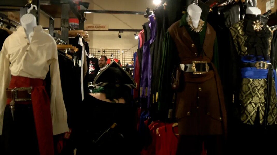 Gasparilla pirates brace for cold front as invasion returns