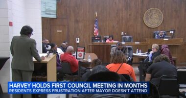 Harvey news: Mayor misses Harvey City Council's first meeting in months as financial crisis continues, frustrating residents